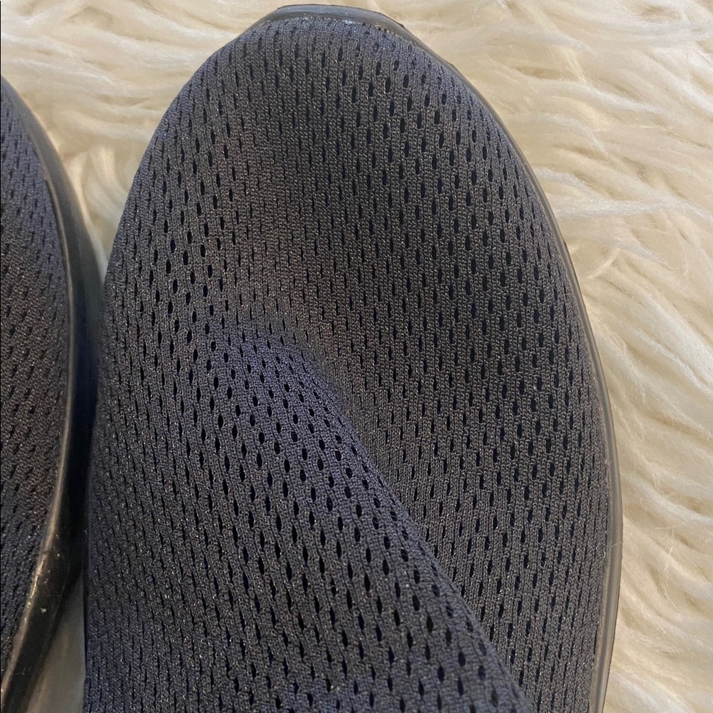 Skechers Women’s Black Slip-On Sneakers size 8.5 BNWOT - Picture 9 of 12
